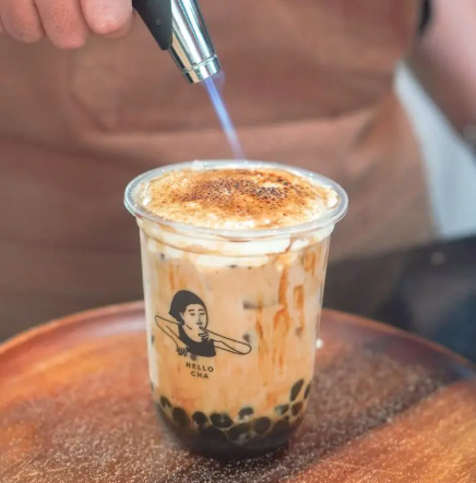 Boba Tea Plastic Cups for Dynamic Bubble Tea Packaging