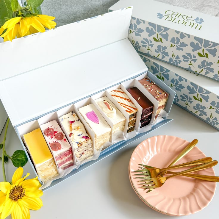 Rectangular Cake Boxes Strong Clean Professional for Daily Bakery and Delivery Use