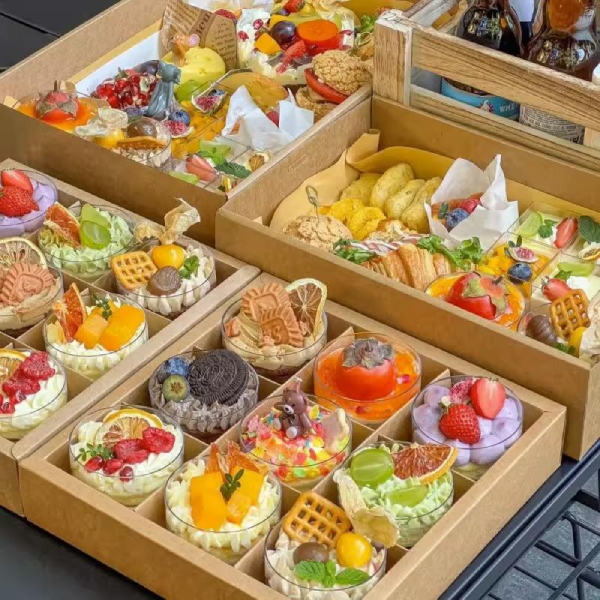 Custom Logo Kraft Paper Sandwich dessert cake Packing box Food Assortment Picnic Food Packaging Carton